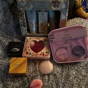 White Musk Gift Box Set and beauty bundle